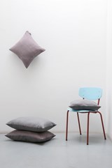 6600_4_no more twist-Coussin Fluxus blue S-3.jpg